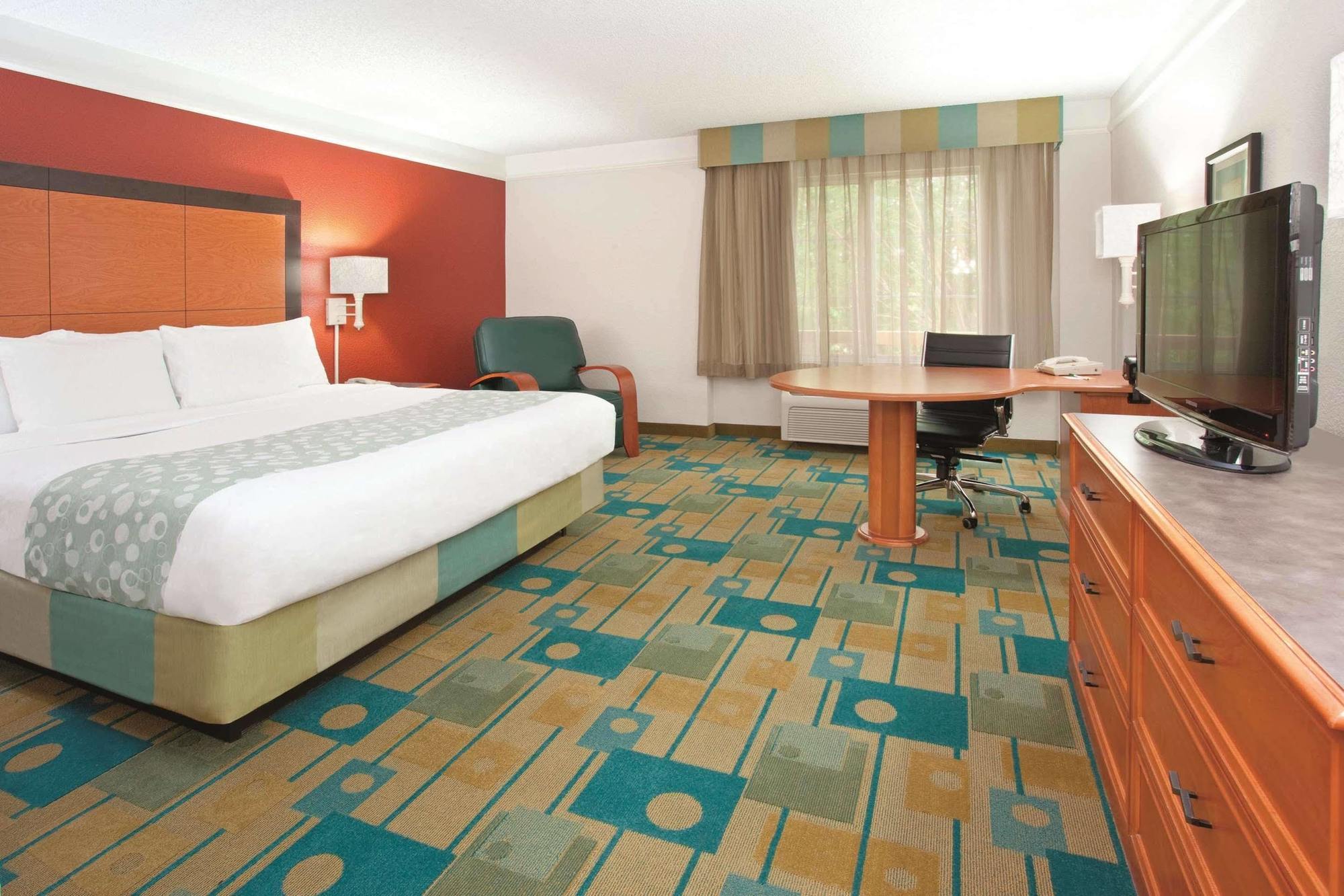 Hampton Inn Colorado Springs-Airport Exterior photo